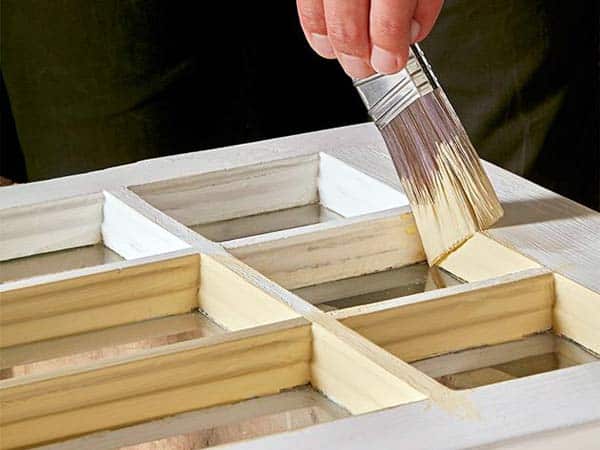 verniciatura-mobili-in-legno-guastalla